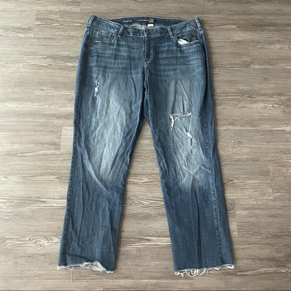 LANE BRYANT DISTRESSED STRAIGHT LEG RAW HEM JEANS - Picture 2 of 8